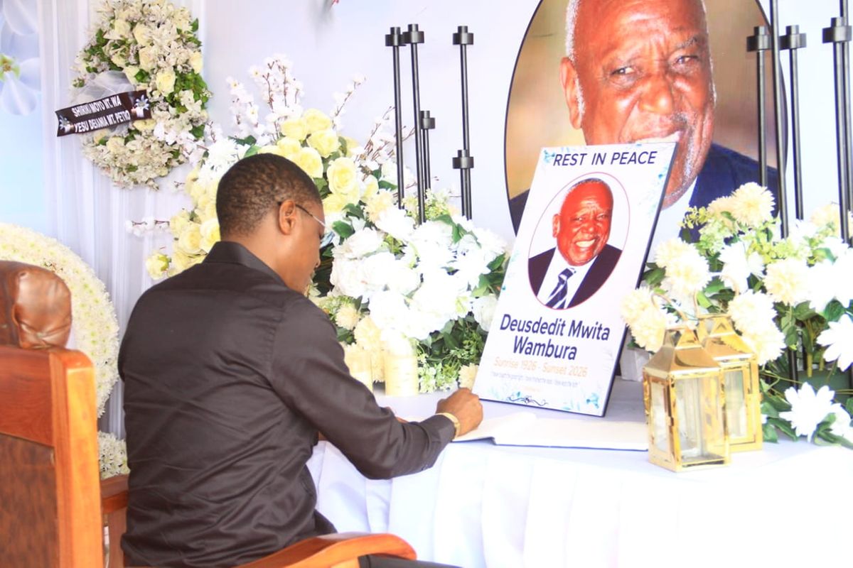 Baba wa IGP Wambura azikwa Musoma, familia yatakiwa kusherehekea